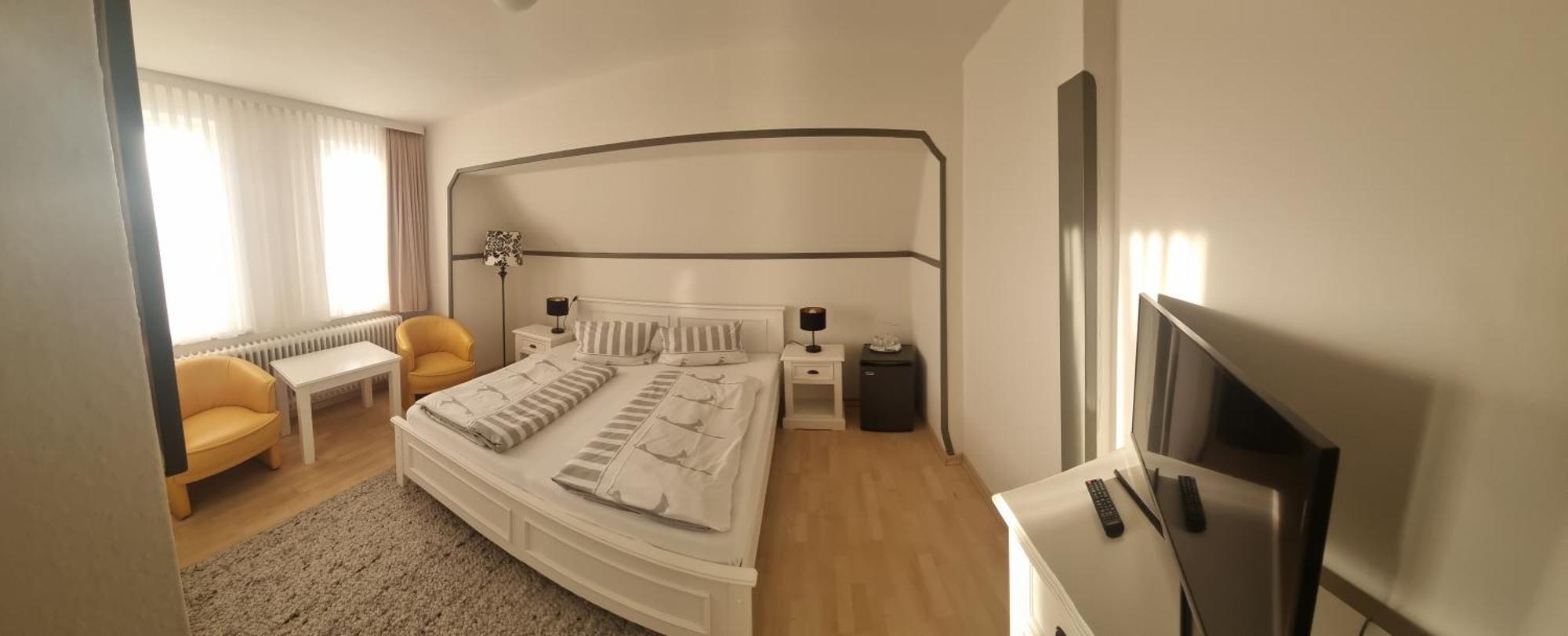 Hotel-Cafe-Lindow Wenningstedt-Braderup Esterno foto